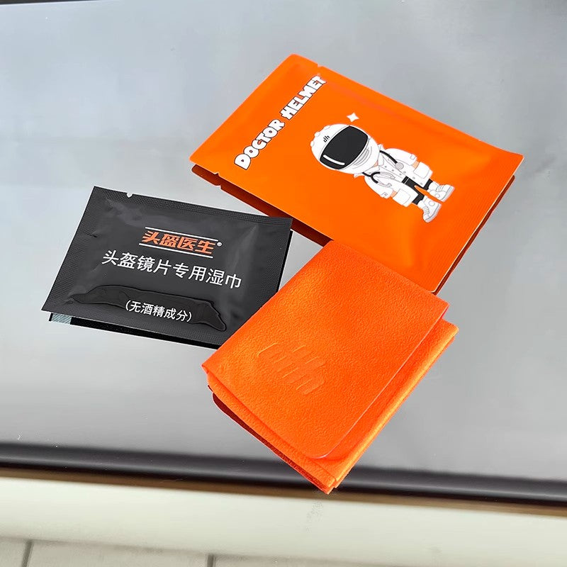 Doctor Helmet™ Disposable Pocket-Sized Visor Cleaning Kit