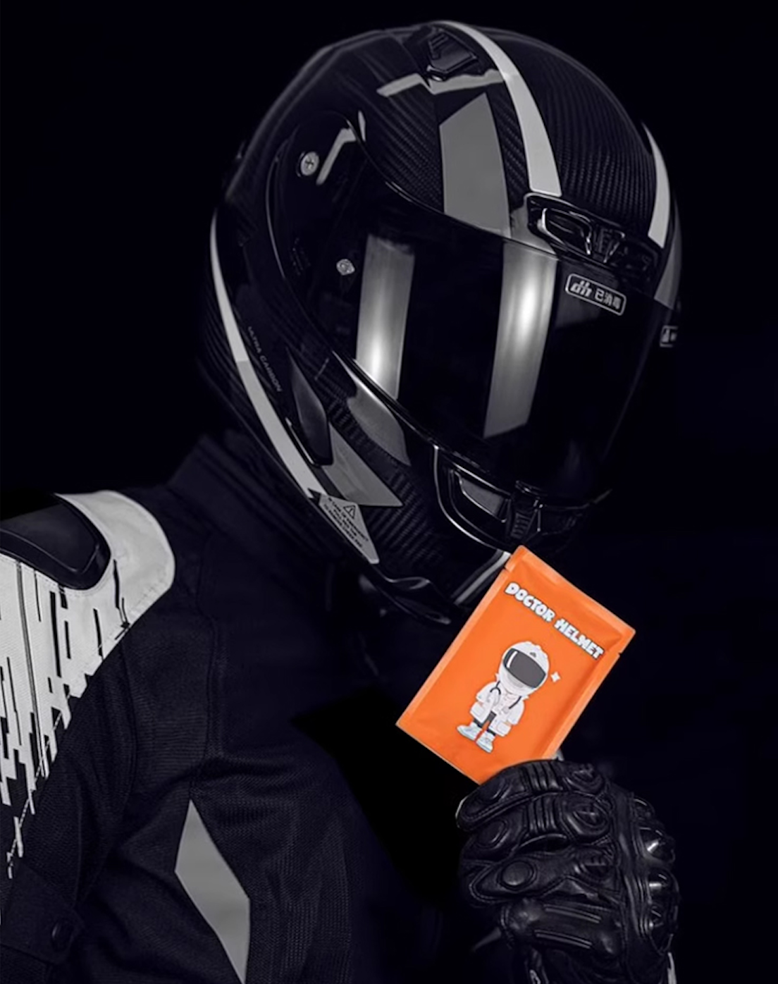 Doctor Helmet™ Disposable Pocket-Sized Visor Cleaning Kit