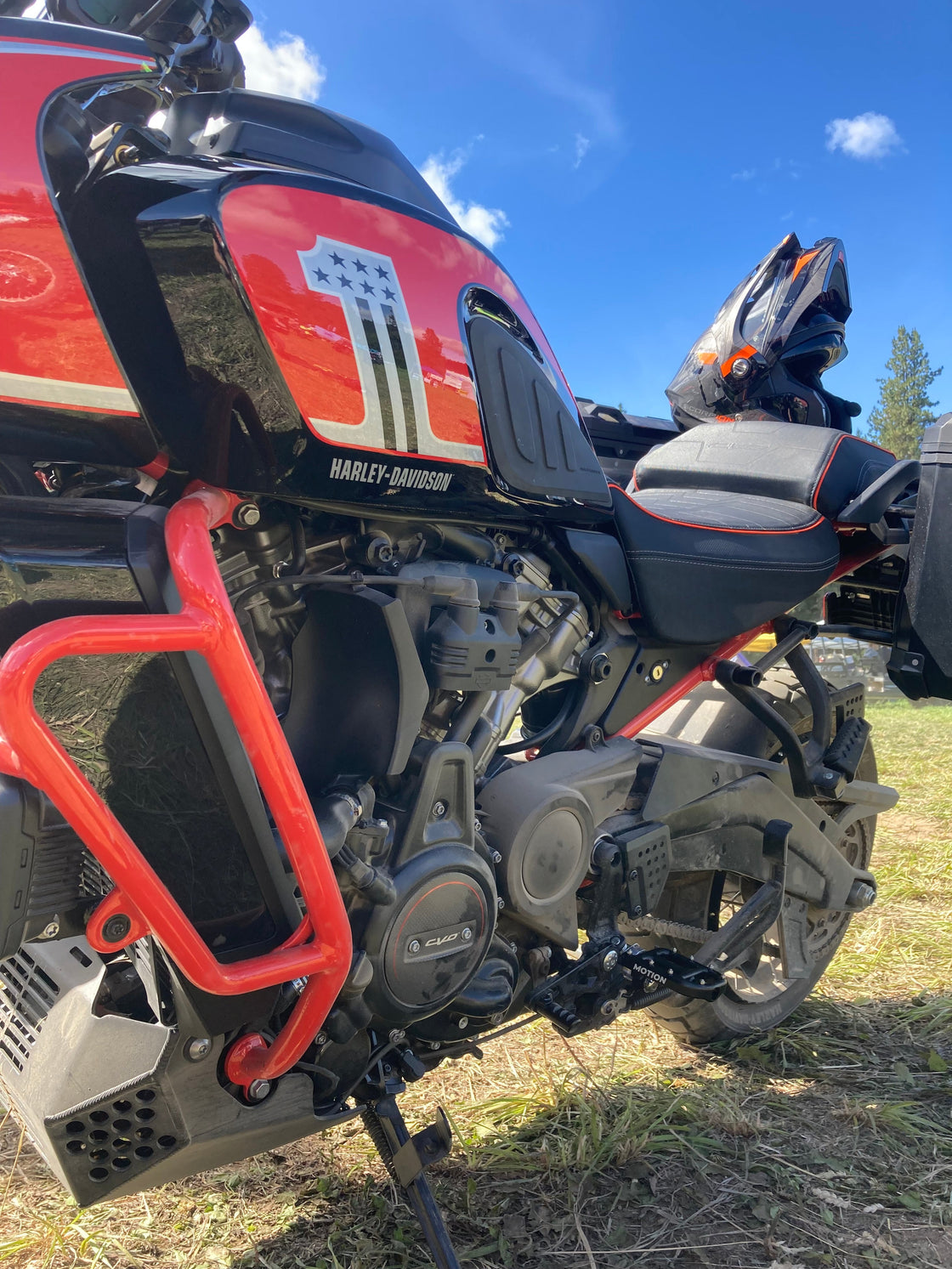 SUR model FITS: Harley-Davidson Pan America, Softtail, Street Bob, Livewire