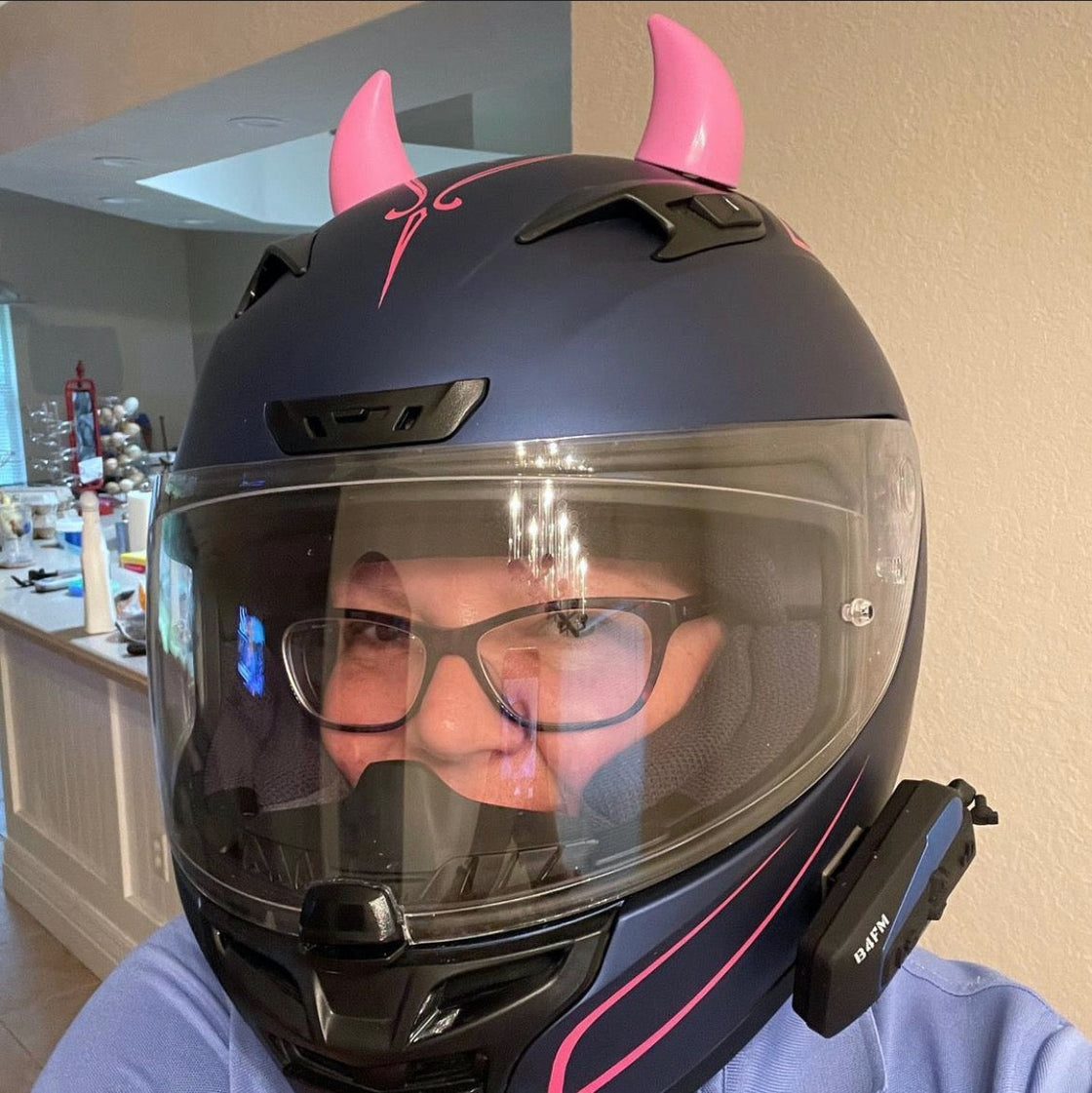 MagNeatOhz: Small Pink Devil Horns for Helmet