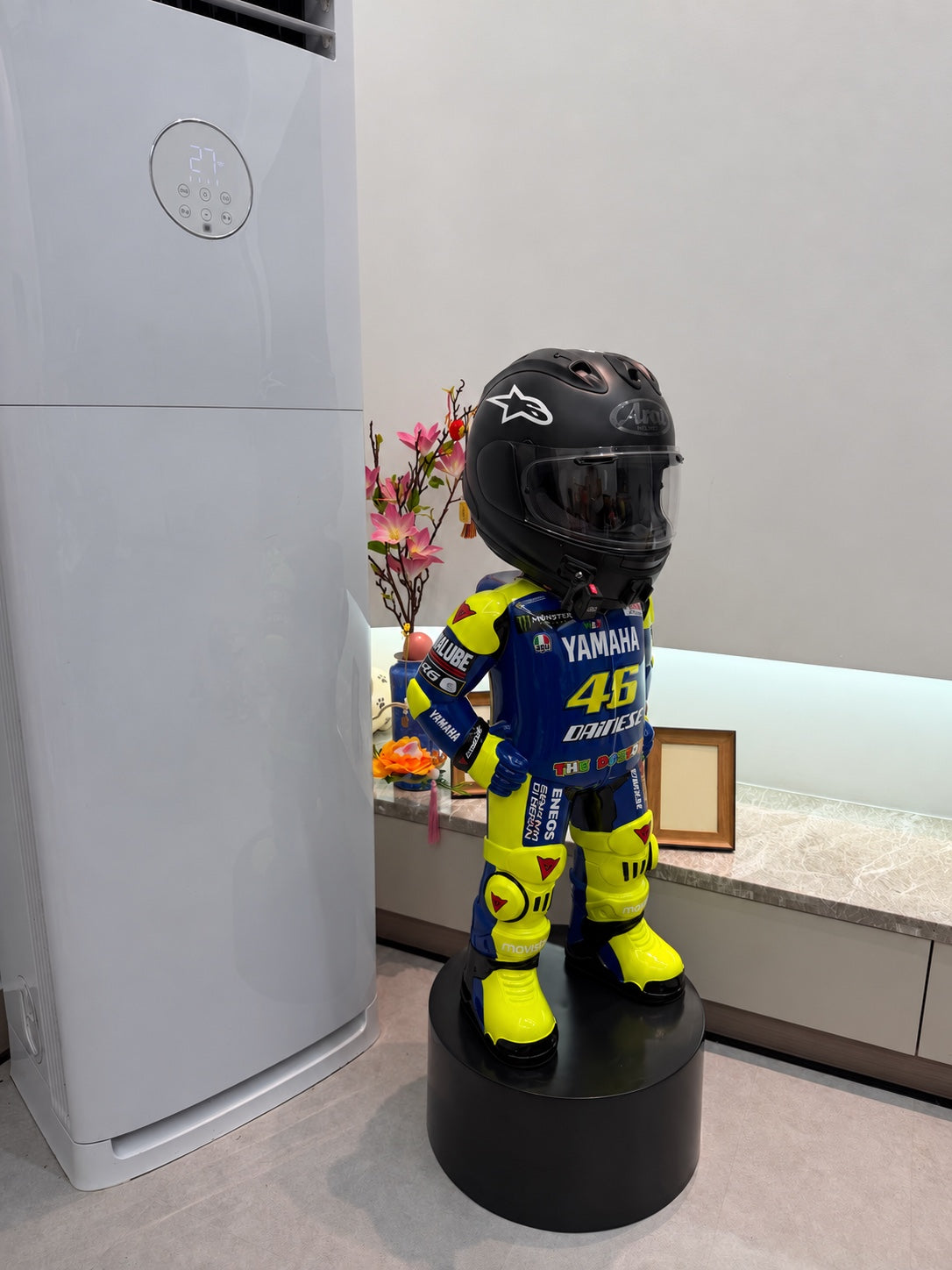 Rossi 46 Style MotoMan helmet display stand