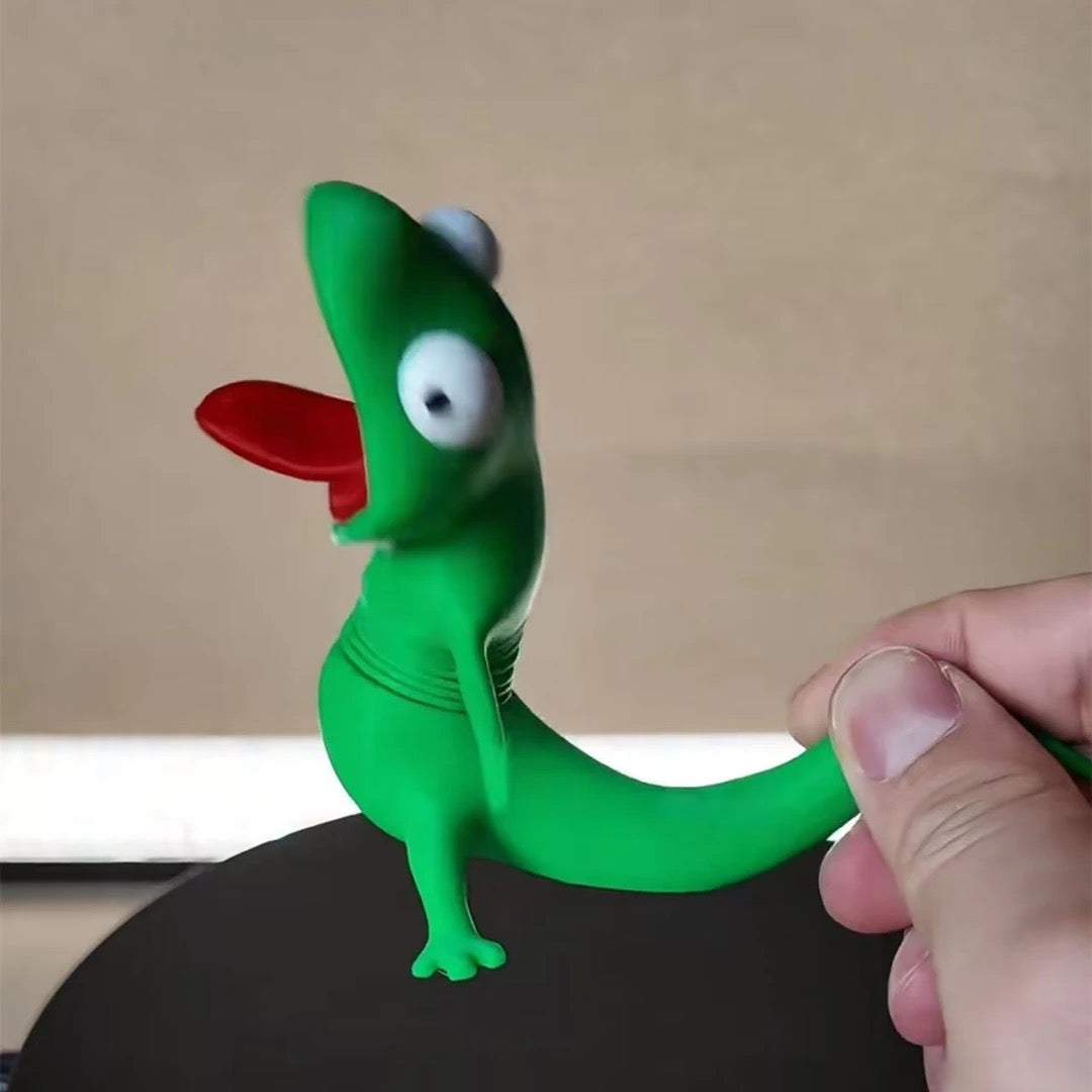 Green 3D-printed springy lizard desk and car ornament